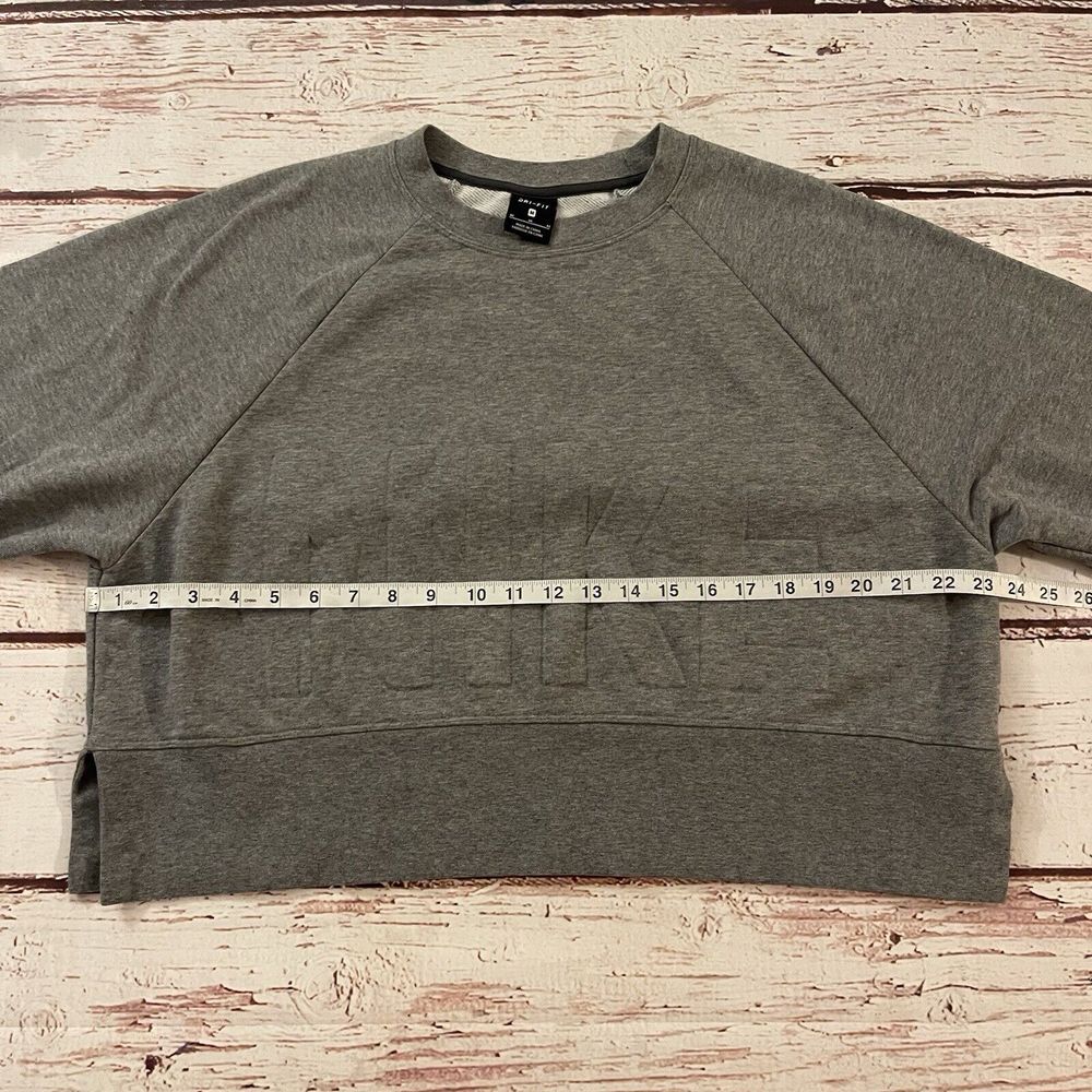 Nike Women's Versa Embossed Cropped Training Sweatshirt Size Medium Gray‎ - Picture 8 of 11